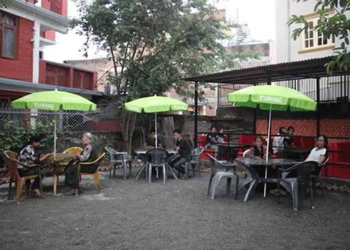 Travellers Dorm 住宿加早餐酒店